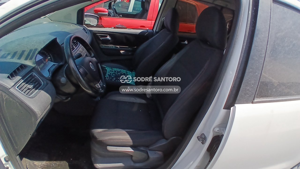 Volkswagen Fox 1.6 Prime - 2011/2012 — foto 9 de 12