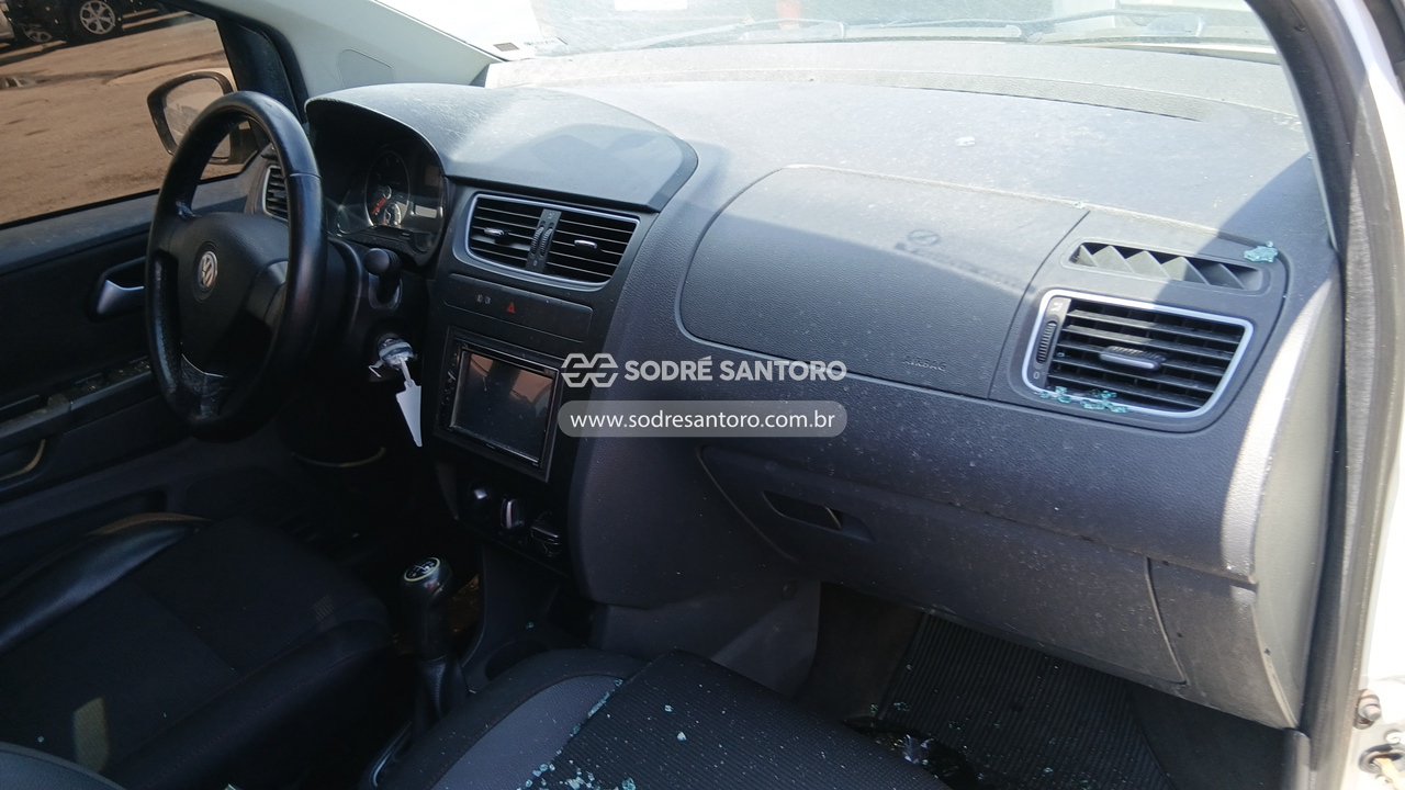 Volkswagen Fox 1.6 Prime - 2011/2012 — foto 8 de 12
