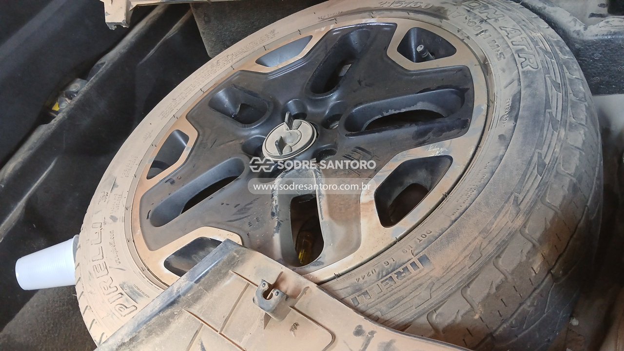 Jeep Renegade Thawk AT - 2015/2016 — foto 10 de 12