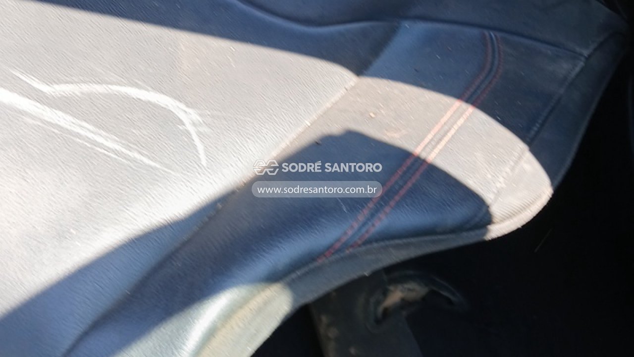 Jeep Renegade Thawk AT - 2015/2016 — foto 11 de 12