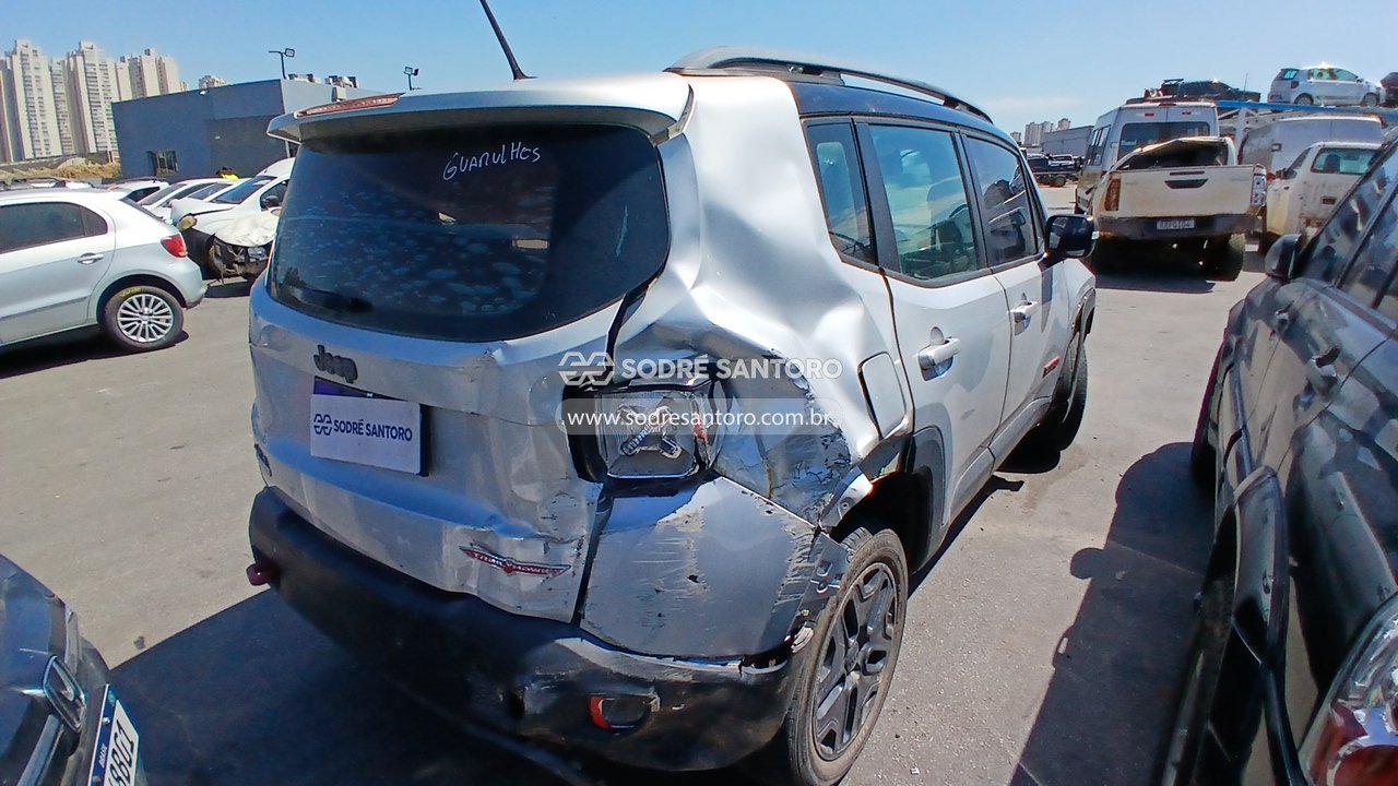 Jeep Renegade Thawk AT - 2015/2016 — foto 4 de 12