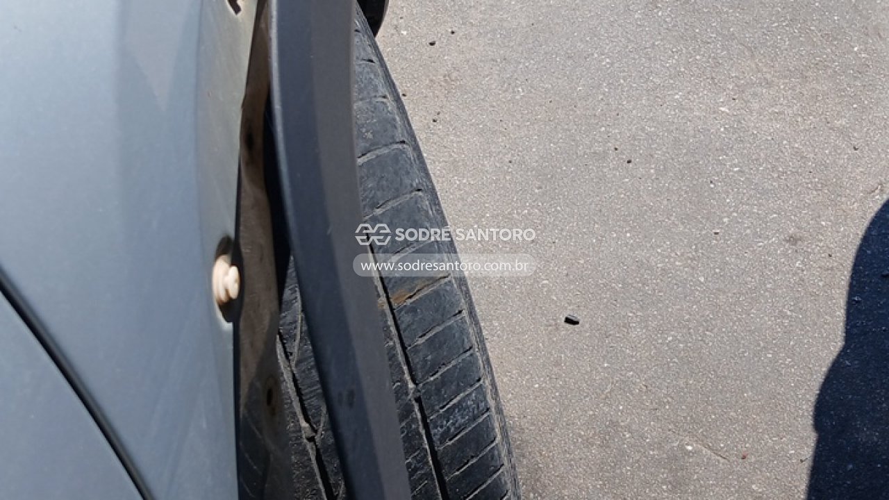 Jeep Renegade Thawk AT - 2015/2016 — foto 12 de 12