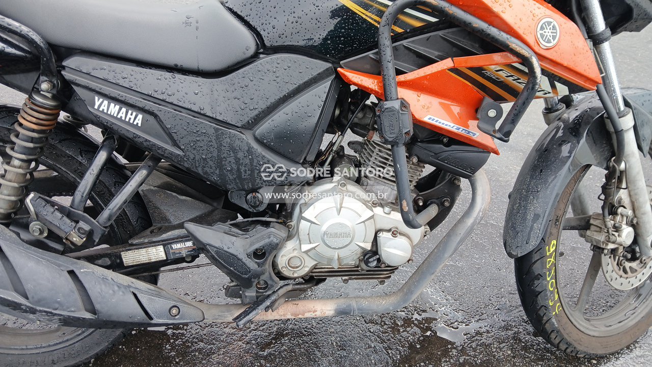 Yamaha YS 150 Fazer ED - 2015/2015 — foto 5 de 8