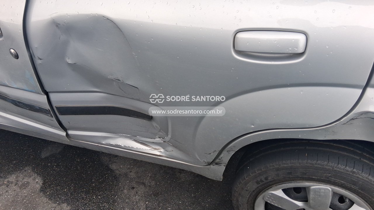 Fiat Uno Vivace 1.0 - 2010/2011 — foto 11 de 12