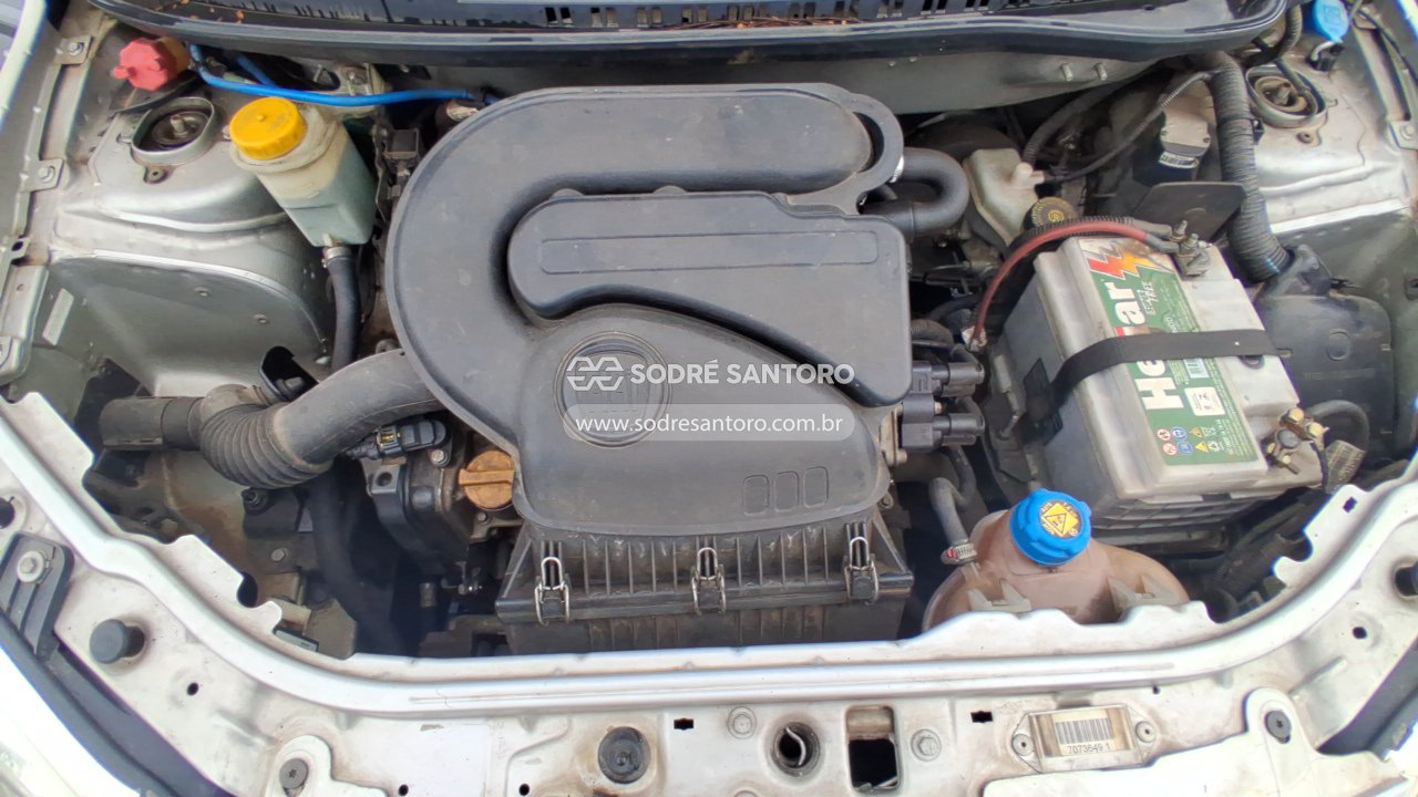 Fiat Uno Vivace 1.0 - 2010/2011 — foto 5 de 12