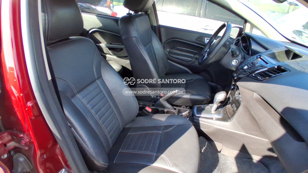 Ford Fiesta SD 1.6 Ltia - 2015/2015 — foto 9 de 10