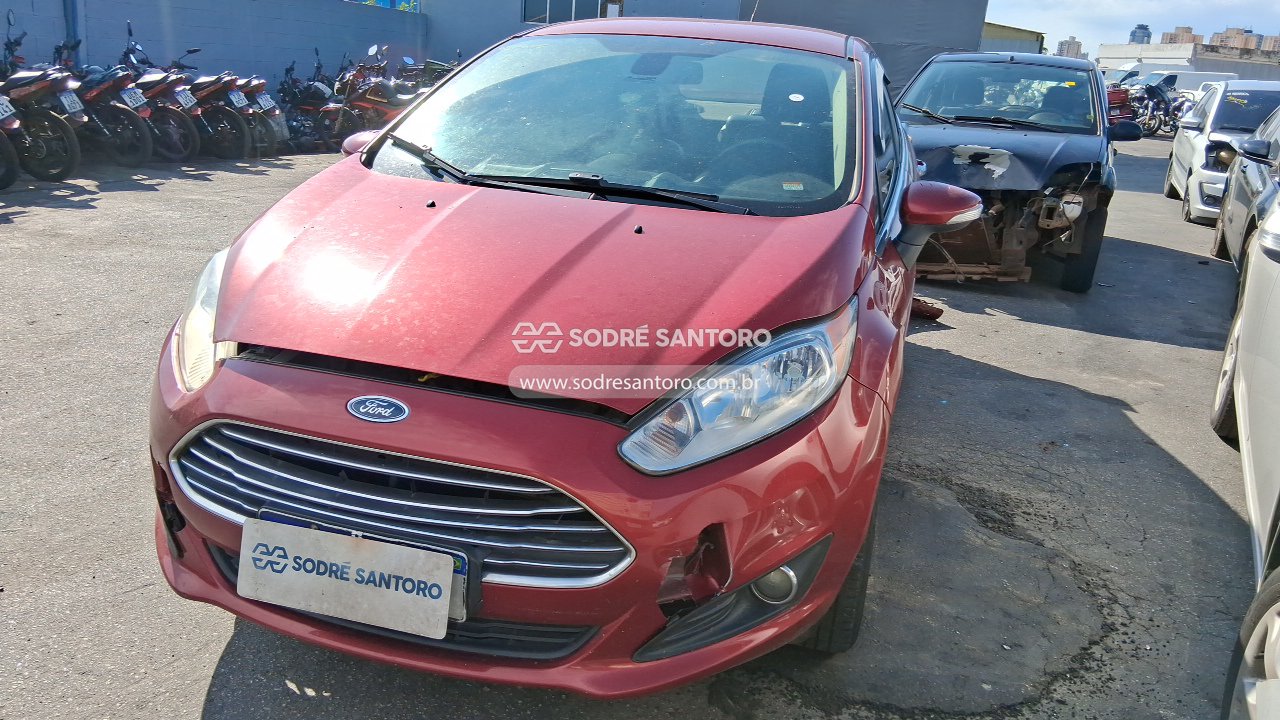 Ford Fiesta SD 1.6 Ltia - 2015/2015 — foto 3 de 10