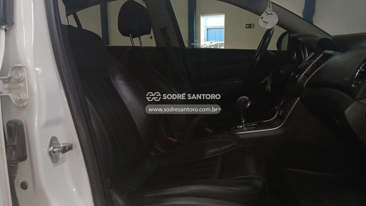 Chevrolet Cruze LT NB - 2012/2012 — foto 9 de 12