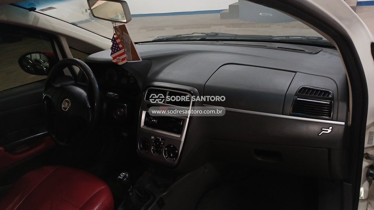 Fiat Punto Attractive - 2012/2012 — foto 8 de 12