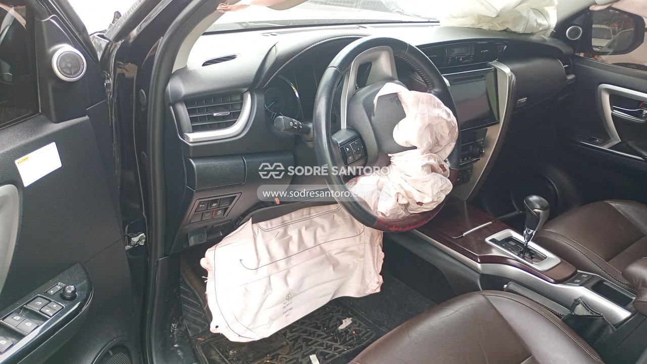Toyota Hilux Swsrxa4fd - 2016/2016 — foto 6 de 12