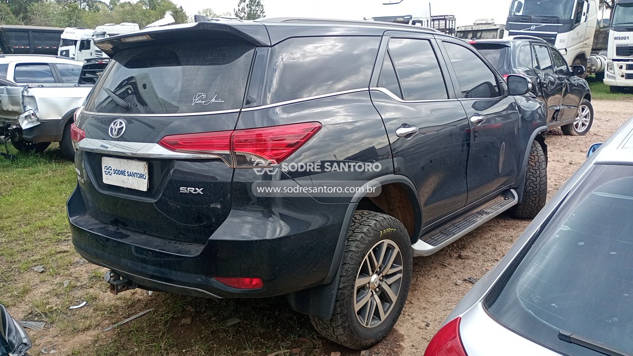 Toyota Hilux Swsrxa4fd - 2016/2016 — foto 4 de 12