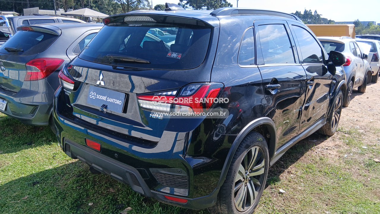 Mitsubishi Outlander Spt Hpe2wd - 2021/2022 — foto 4 de 12