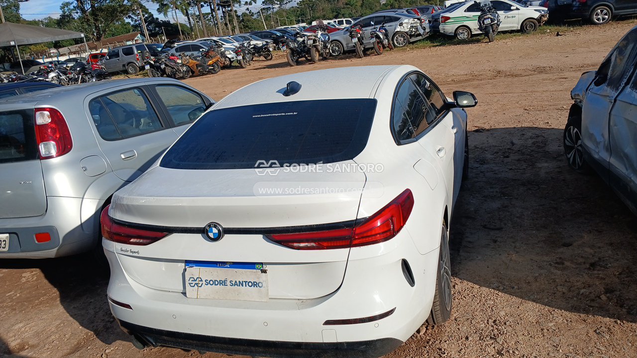 Bmw 218i - 2020/2021 — foto 4 de 12