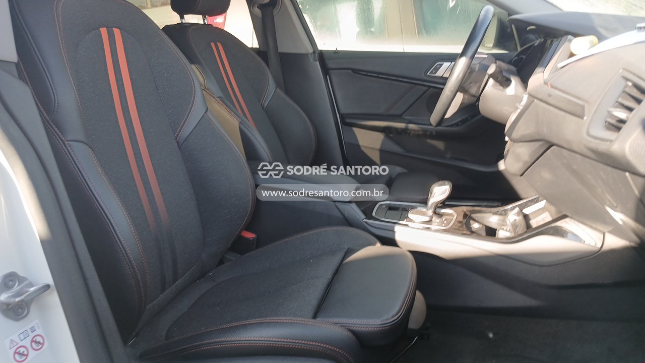 Bmw 218i - 2020/2021 — foto 9 de 12
