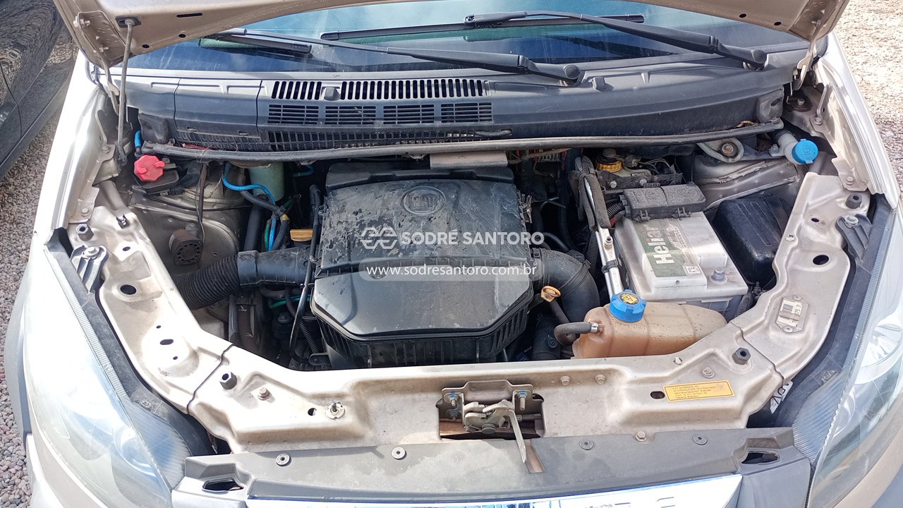 Fiat Idea Adventure 1.8 - 2015/2015 — foto 5 de 12