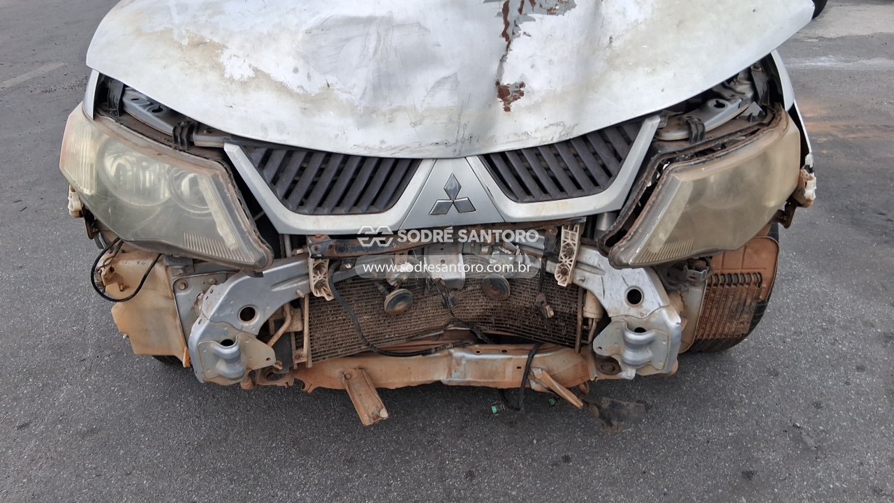 Mitsubishi Outlander 3.0 V6 - 2008/2008 — foto 11 de 12