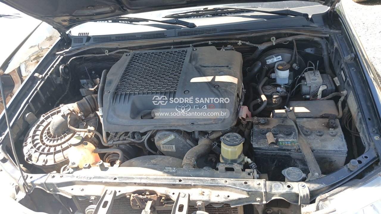 Toyota Hilux Cd4x4 Srv - 2014/2015 — foto 5 de 12