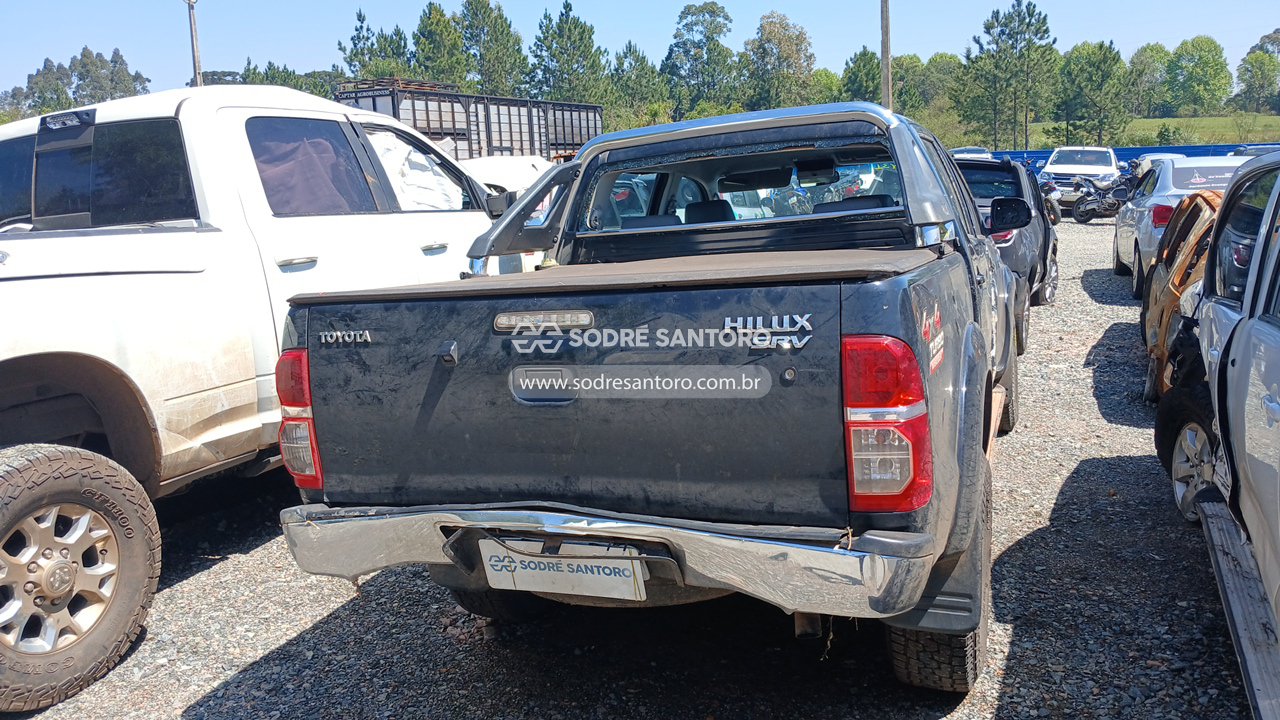 Toyota Hilux Cd4x4 Srv - 2014/2015 — foto 4 de 12