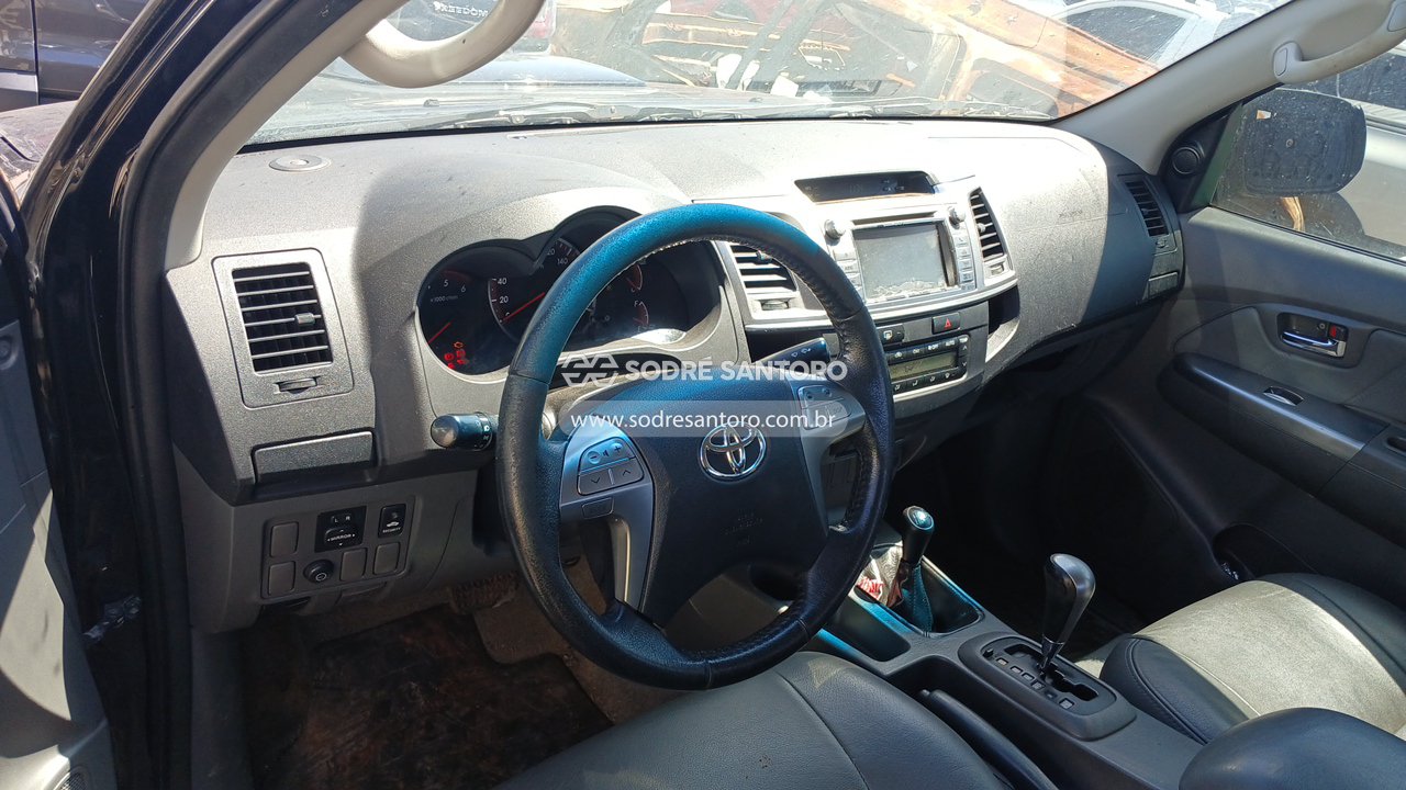 Toyota Hilux Cd4x4 Srv - 2014/2015 — foto 6 de 12