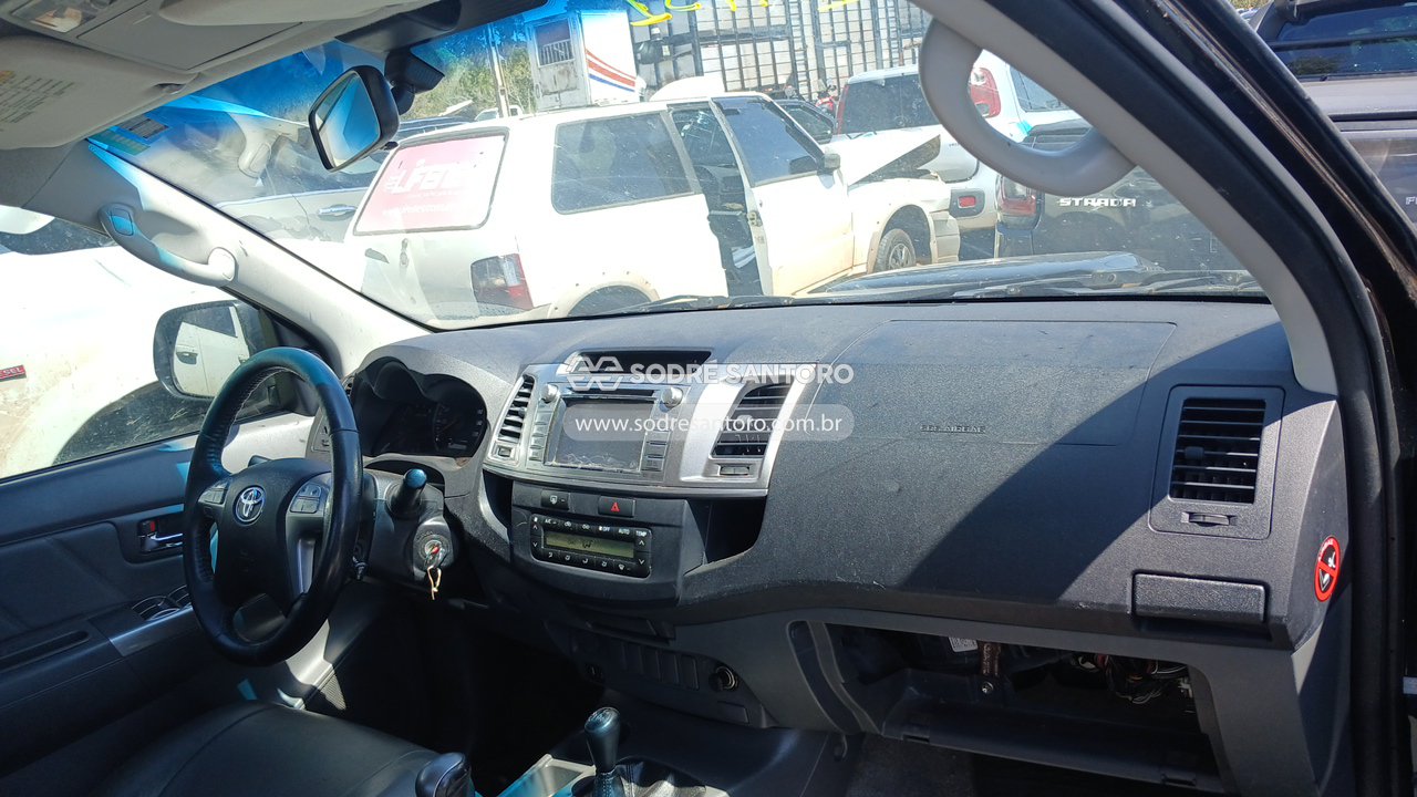 Toyota Hilux Cd4x4 Srv - 2014/2015 — foto 8 de 12