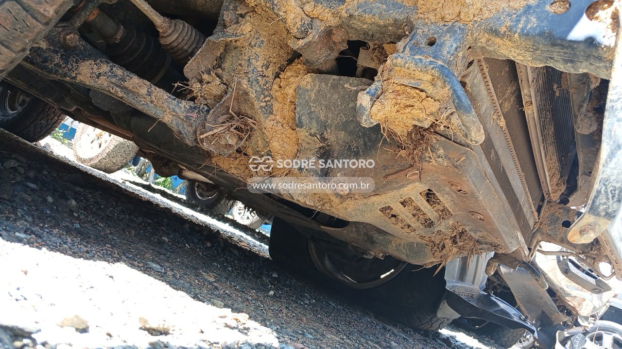 Toyota Hilux Cd4x4 Srv - 2014/2015 — foto 12 de 12
