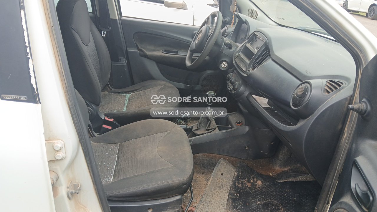 Fiat Uno Attractive 1.0e - 2017/2017 — foto 8 de 12