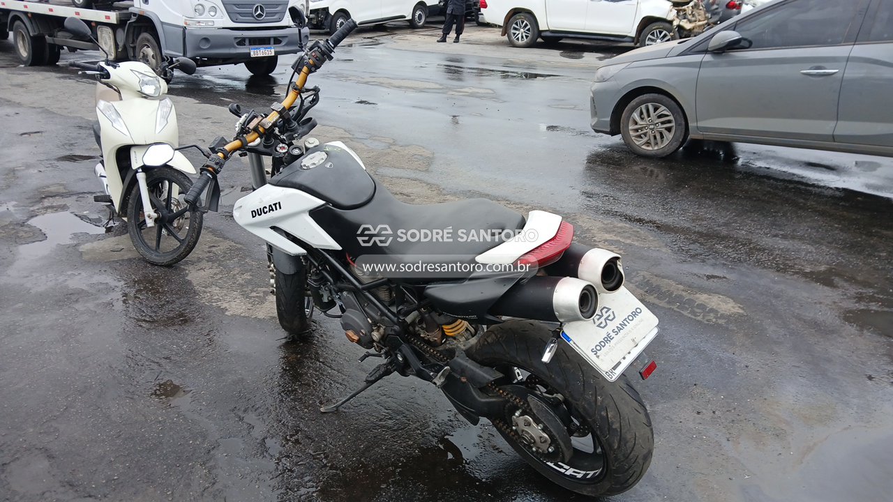 Foto 2: DUCATI - HYPERMOTARD 796 2009/2010