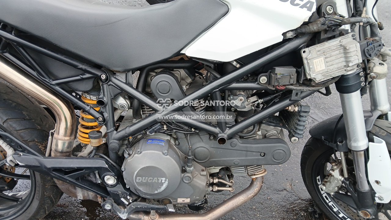 Foto 9 de 9: DUCATI - HYPERMOTARD 796 2009/2010