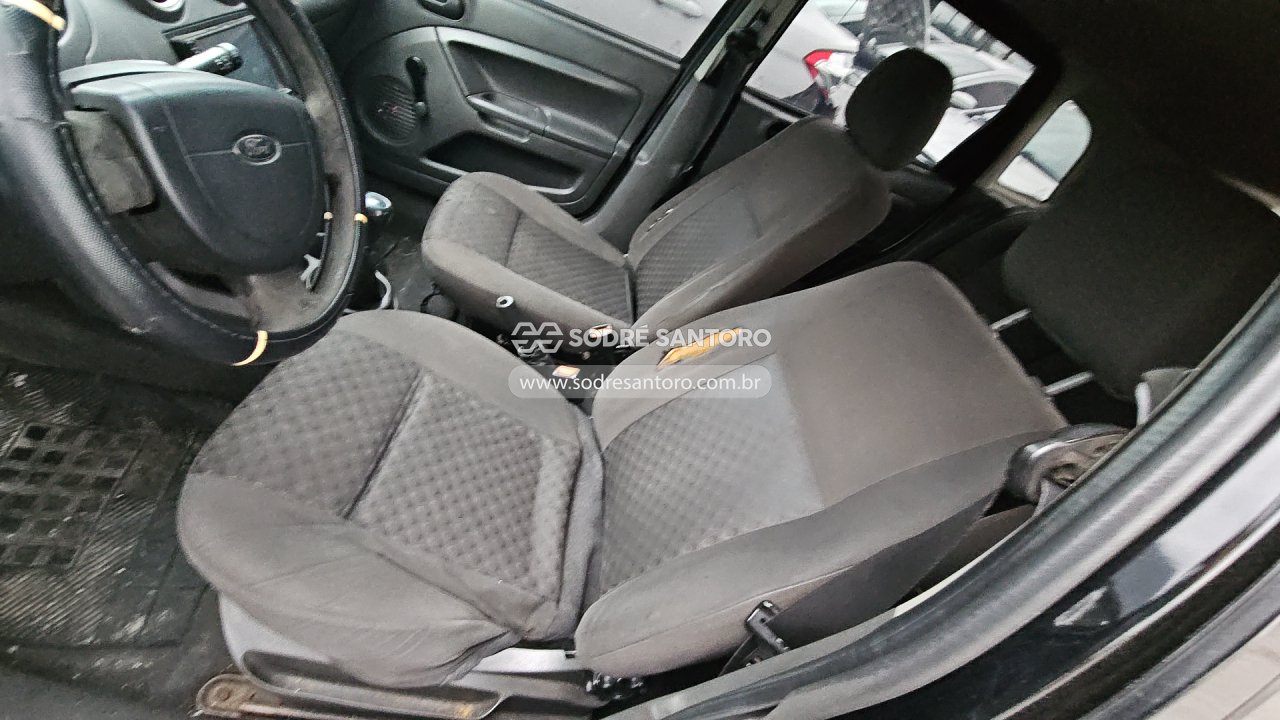 Foto 9 de 13: FORD - FIESTA FLEX 2006/2007