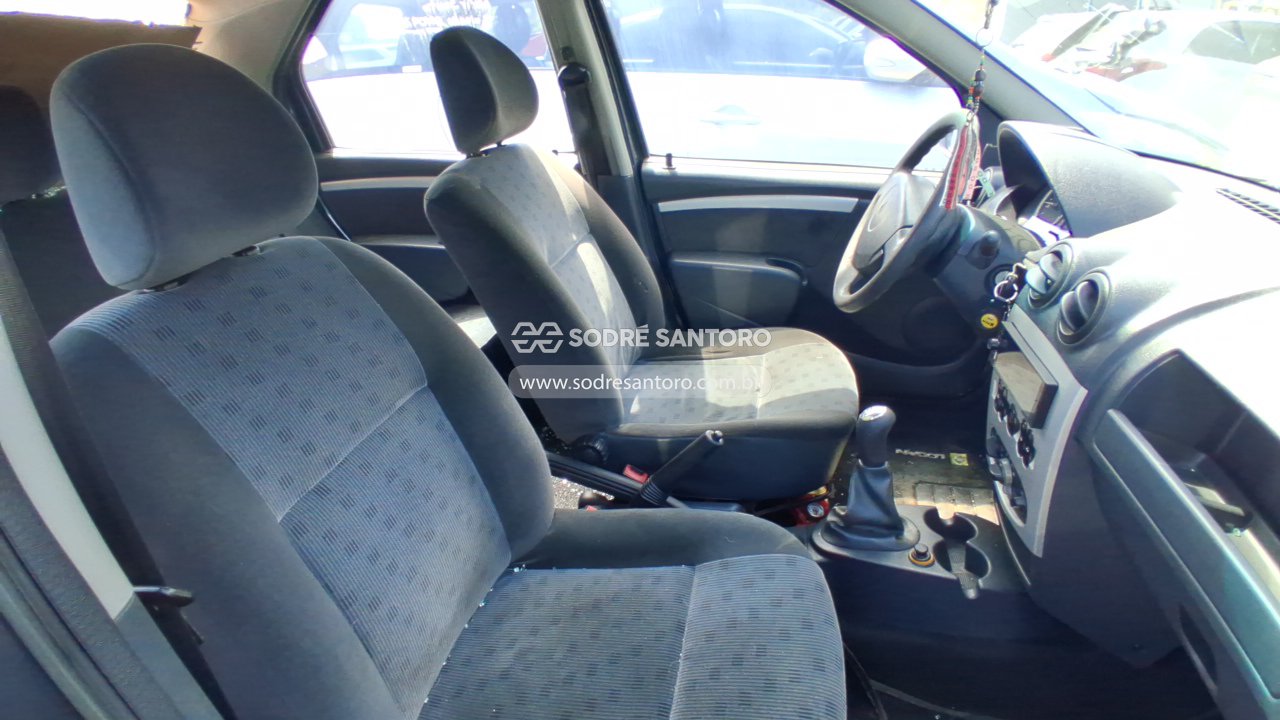 Foto 9 de 13: RENAULT - LOGAN PRI 1616V 2007/2008