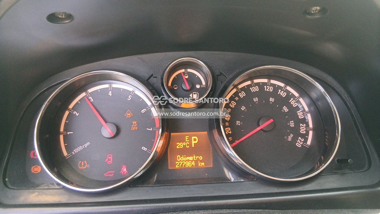 Foto 7 de 13: CHEVROLET - CAPTIVA SPORT FWD 2010/2010