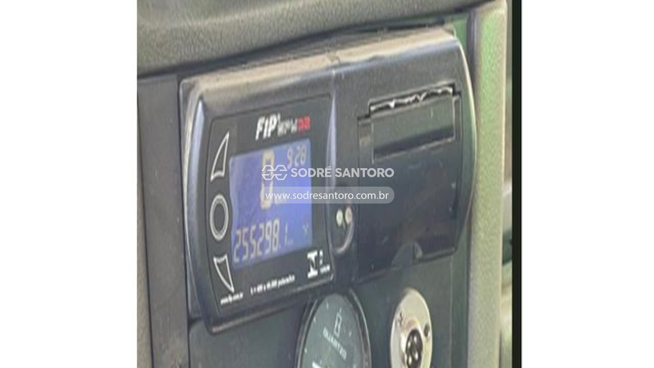Foto 8 de 9: VOLKSWAGEN - 17.250 E 2011/2012