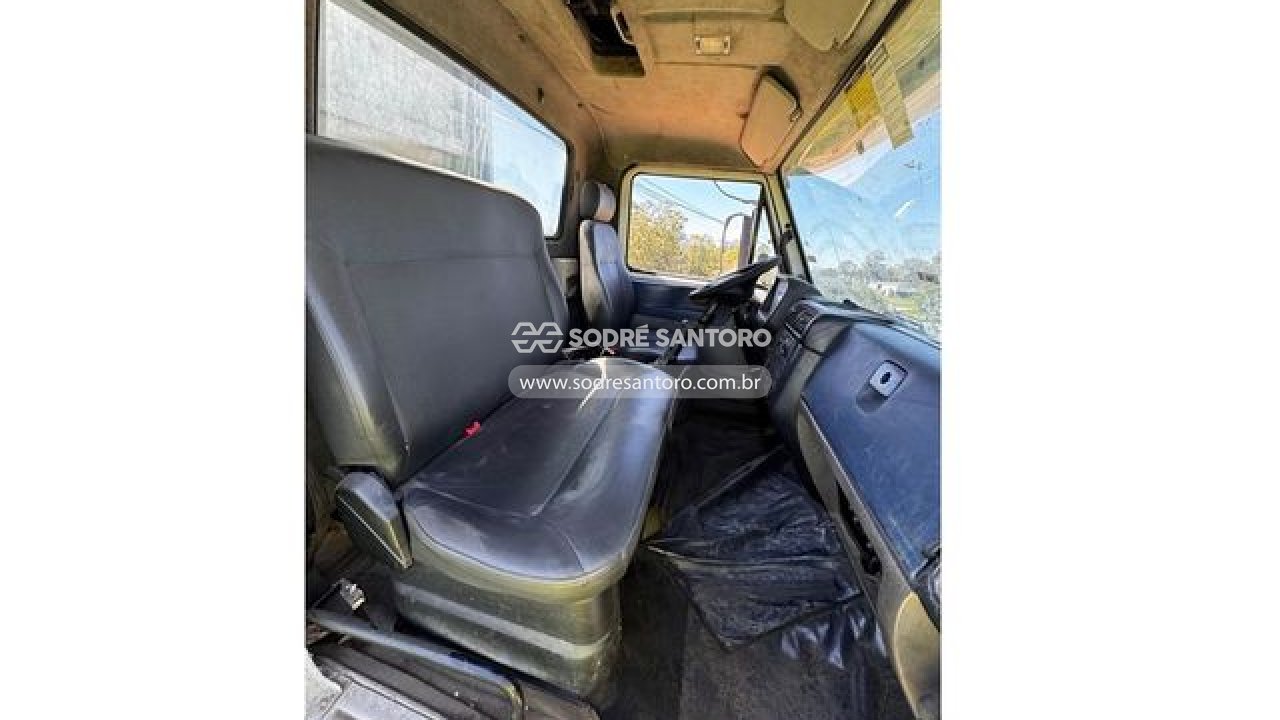 Foto 12 de 13: VOLKSWAGEN - 17.230 WORKER 4X2 2015/2016