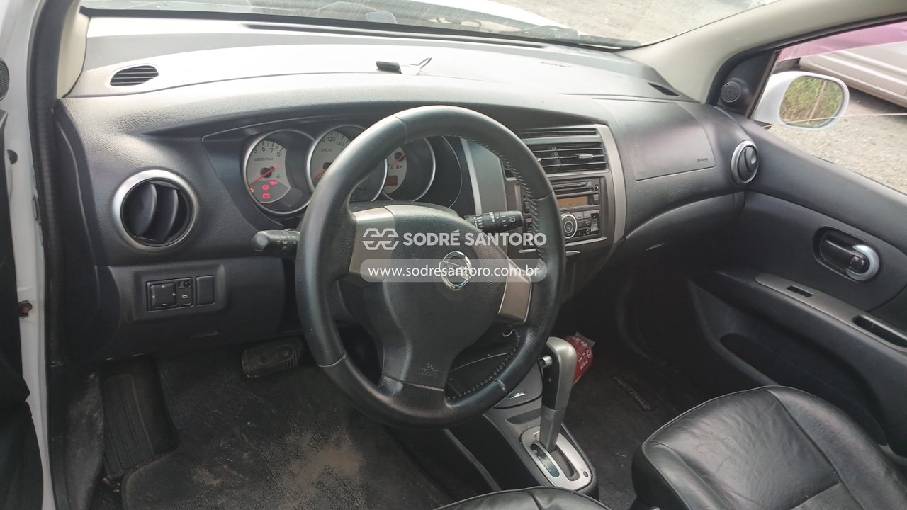 Foto 6 de 13: NISSAN - GRAND LIVINA 2012/2013