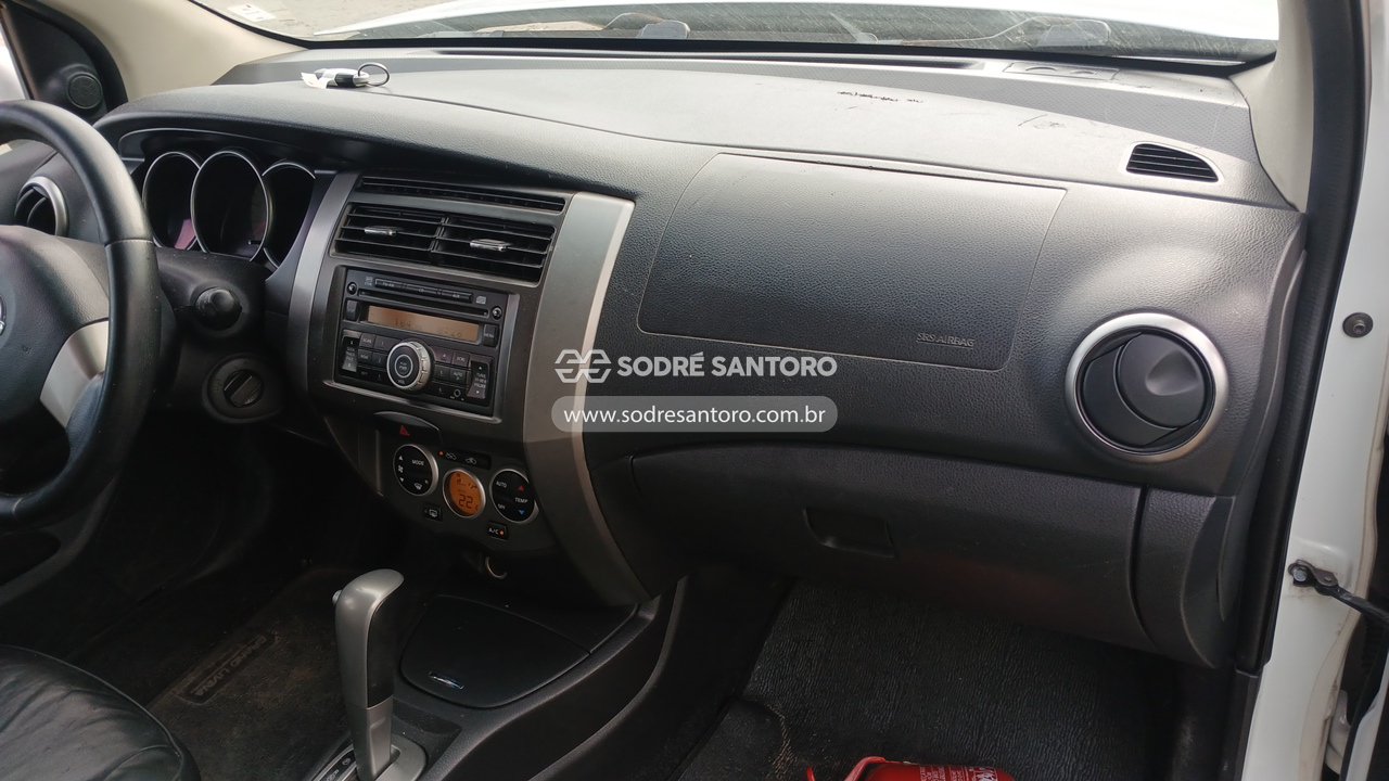 Foto 8 de 13: NISSAN - GRAND LIVINA 2012/2013