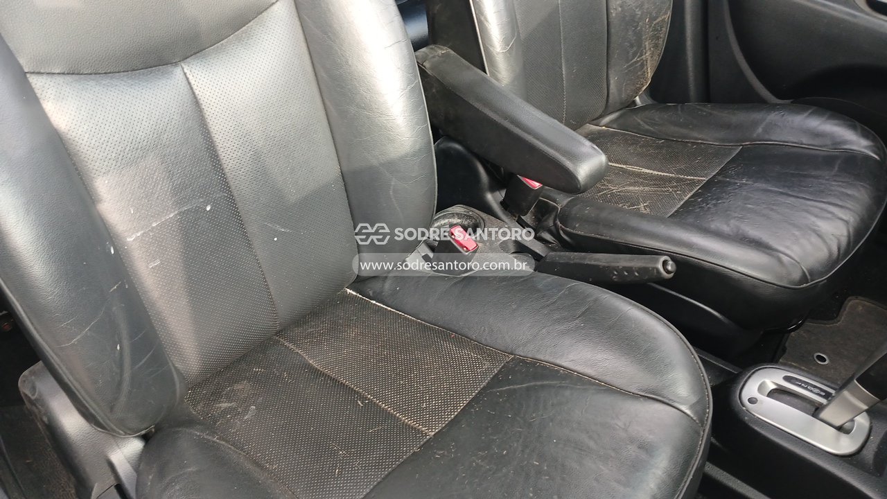 Foto 9 de 13: NISSAN - GRAND LIVINA 2012/2013