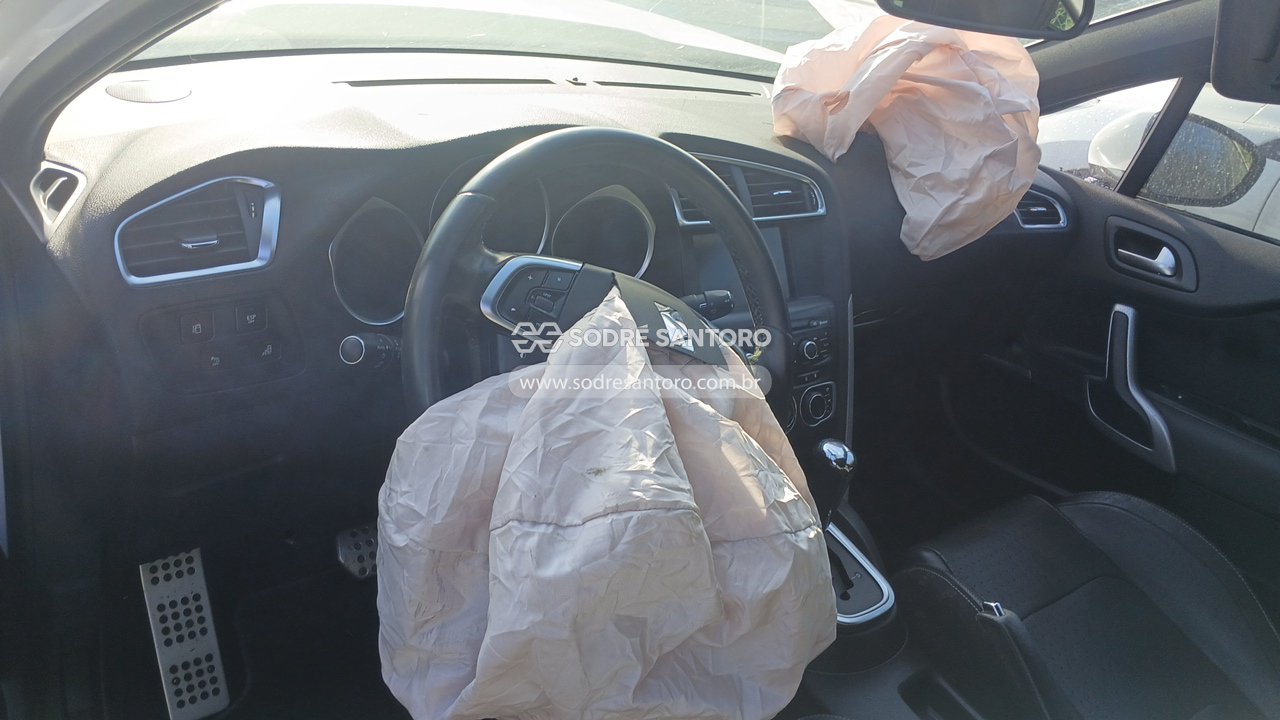 Foto 6 de 13: CITROEN - DS4 TURBO 2013/2014