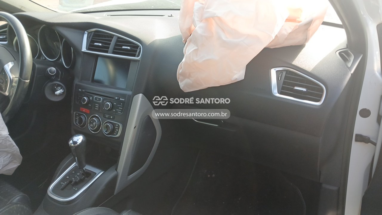 Foto 7 de 13: CITROEN - DS4 TURBO 2013/2014