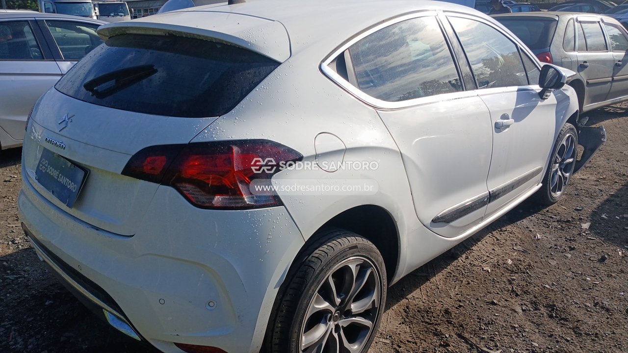 Foto 10 de 13: CITROEN - DS4 TURBO 2013/2014