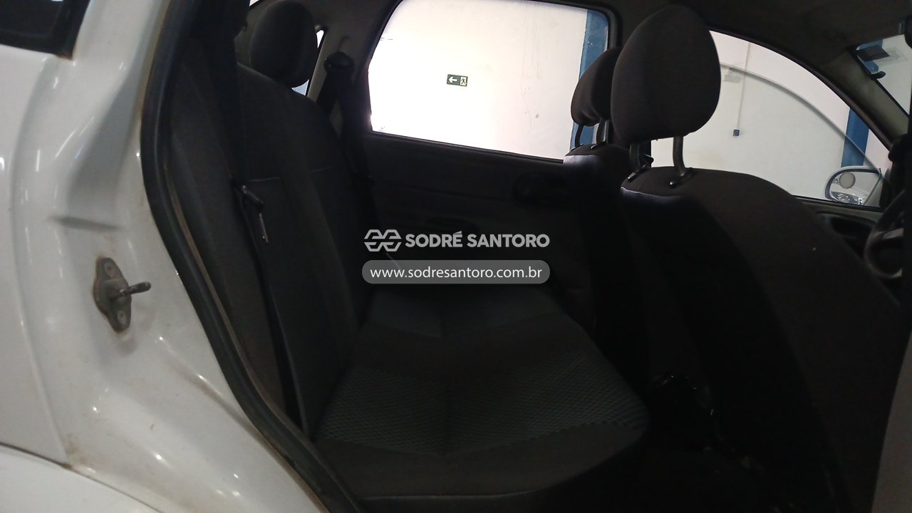 Foto 12 de 13: CHEVROLET - CLASSIC LS 2011/2012