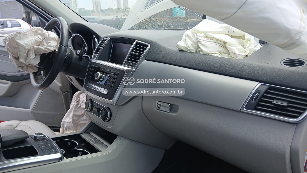 Foto 7 de 9: MERCEDES-BENZ - ML350 BLUETEC 2013/2014