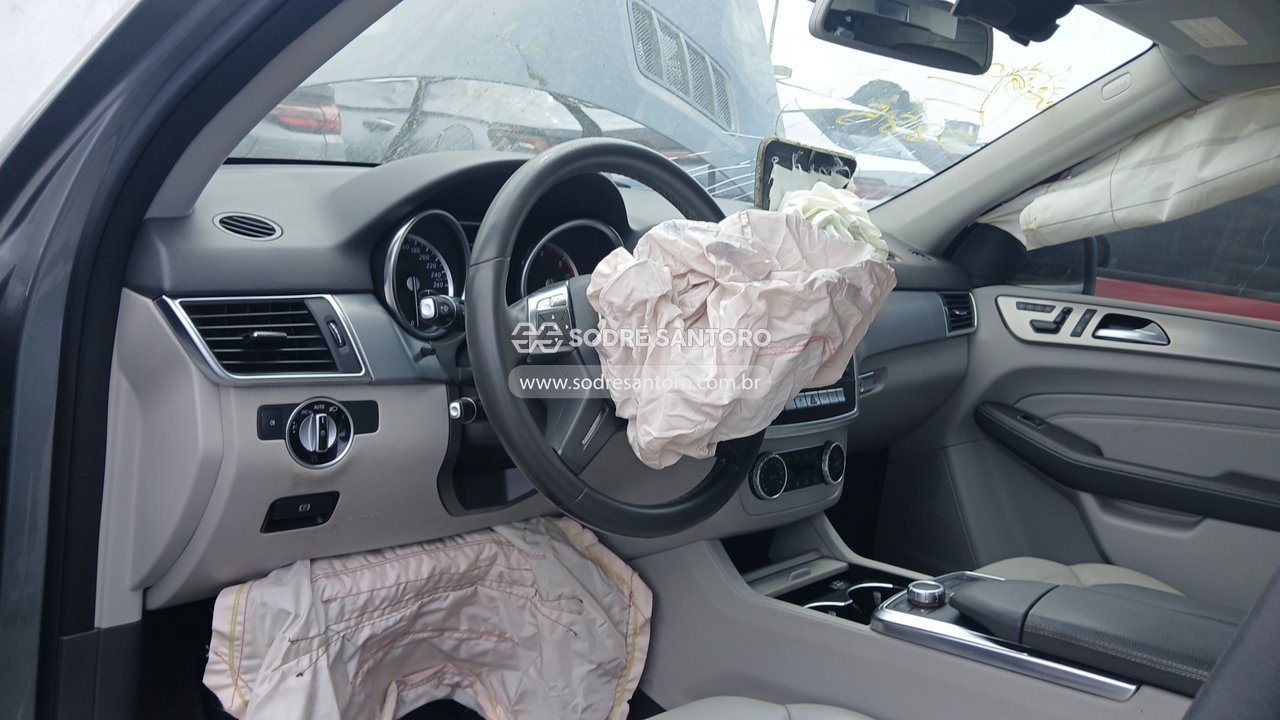 Foto 6 de 9: MERCEDES-BENZ - ML350 BLUETEC 2013/2014