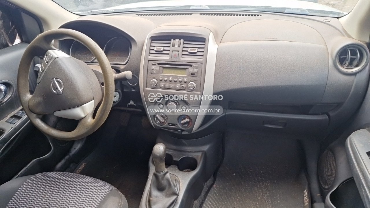 Foto 7 de 13: NISSAN - VERSA 16 S 2018/2019