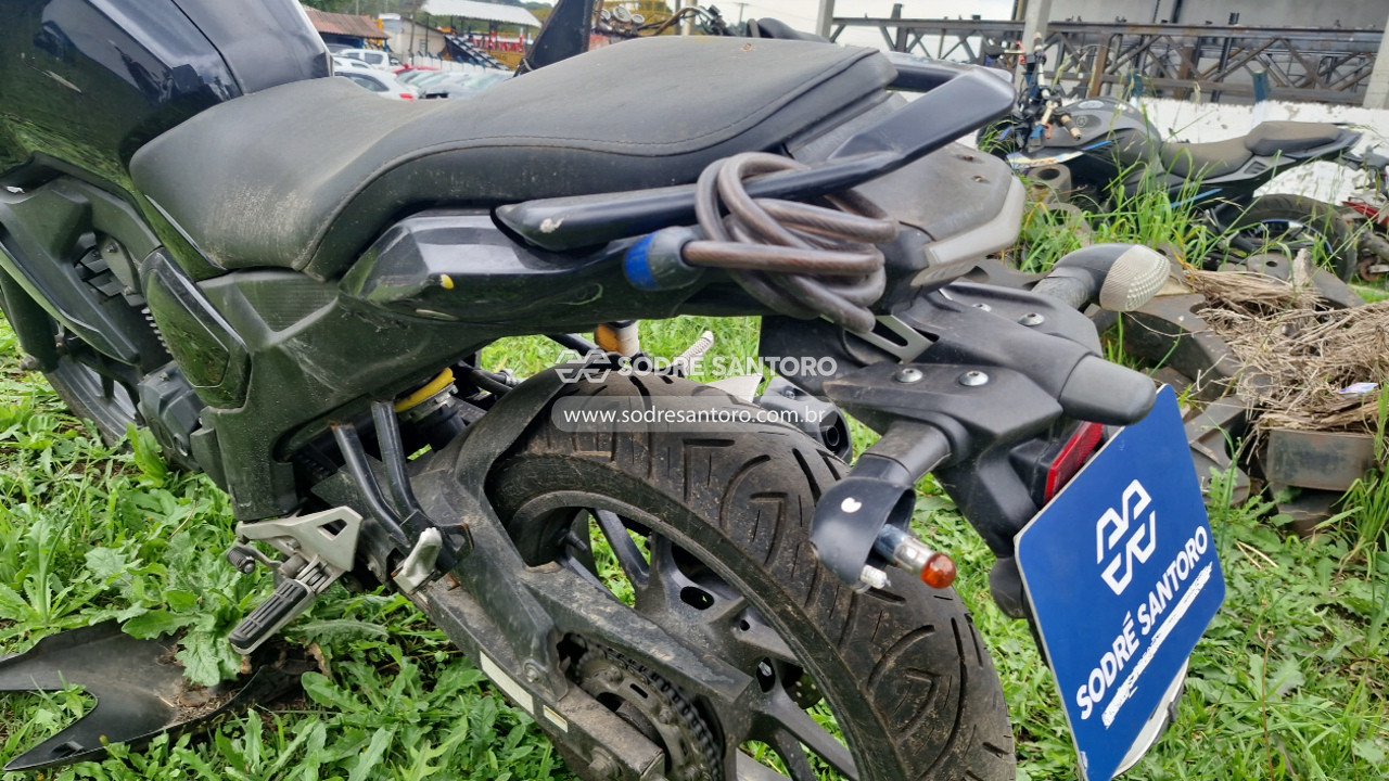 Foto 12 de 13: YAMAHA - FZ15 FAZER ABS 2023/2023