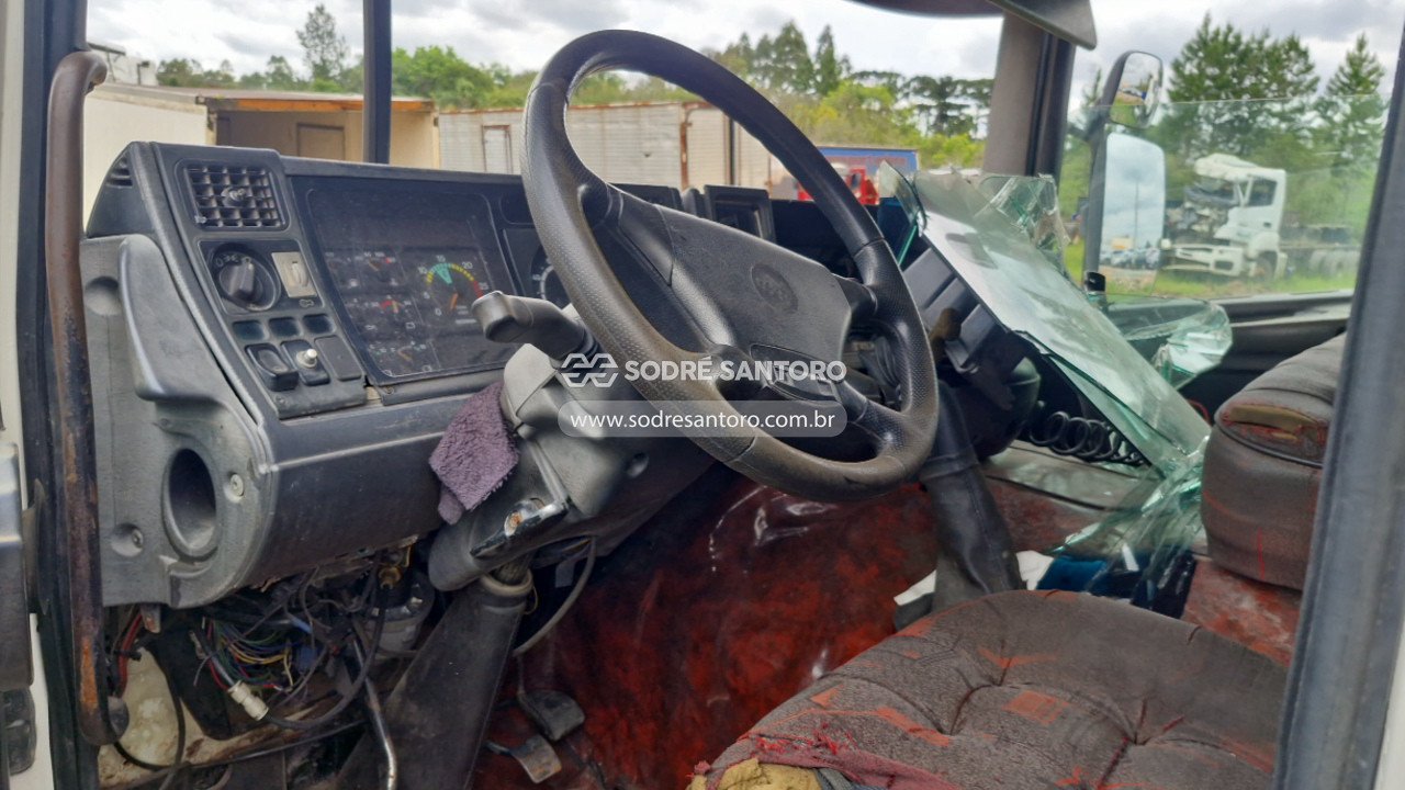 Foto 6 de 13: SCANIA - P114GA4X2NZ 330 2000/2001