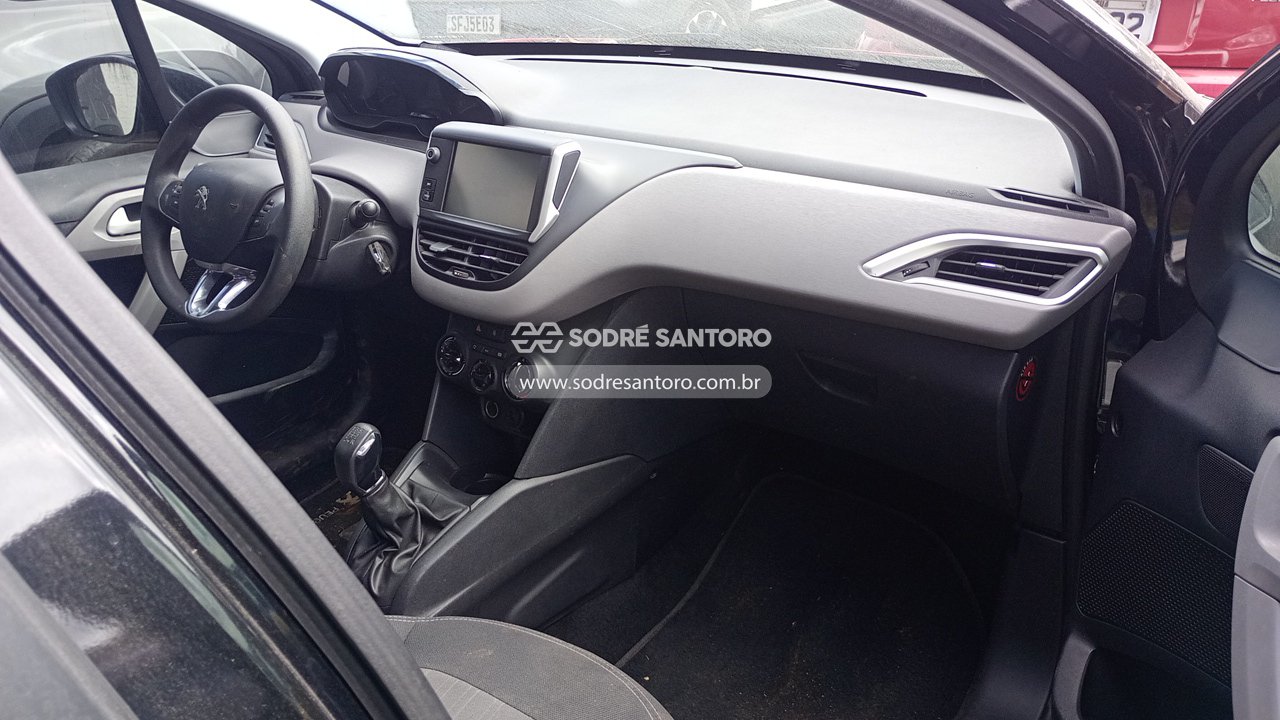 Foto 8 de 12: PEUGEOT - 208 ACTIVE MT 2017/2017