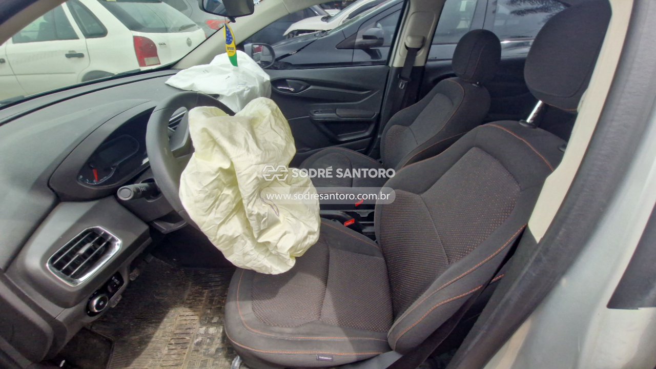 Foto 9 de 13: GMC - ONIX 1.4MT LT 2014/2015