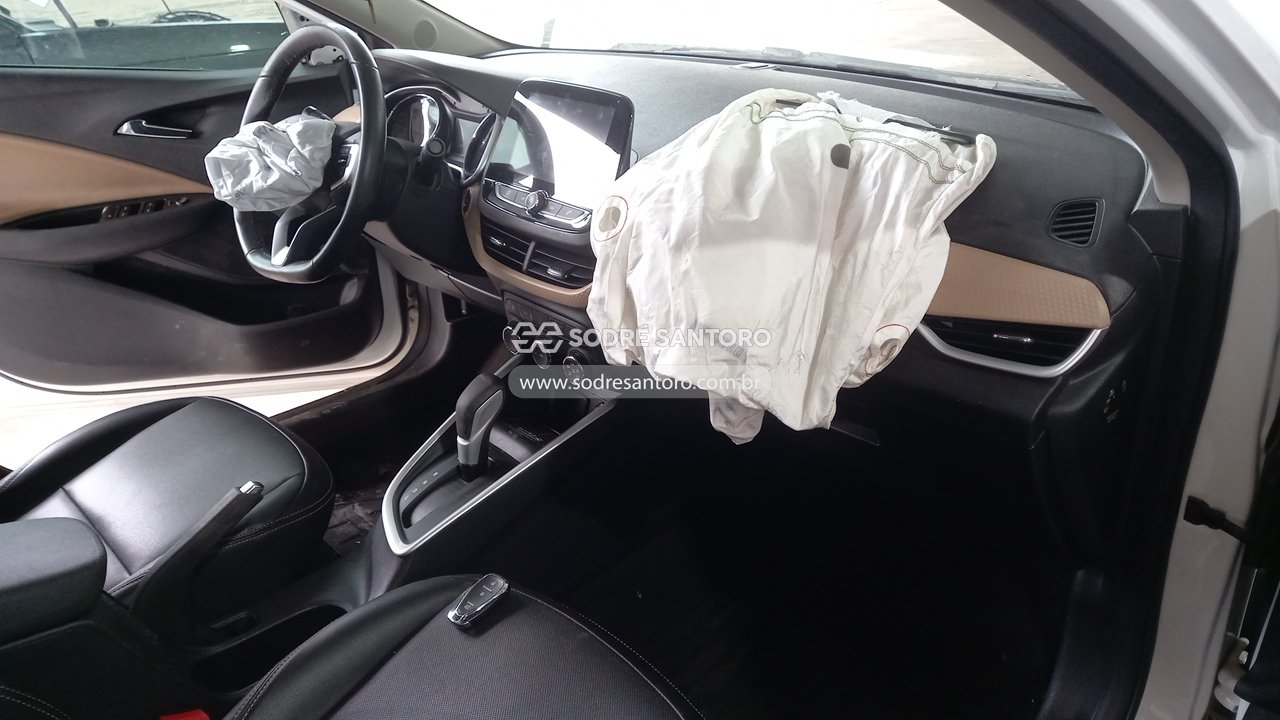 Foto 8 de 13: CHEVROLET - ONIX PLUS 10TAT PR2 2022/2023