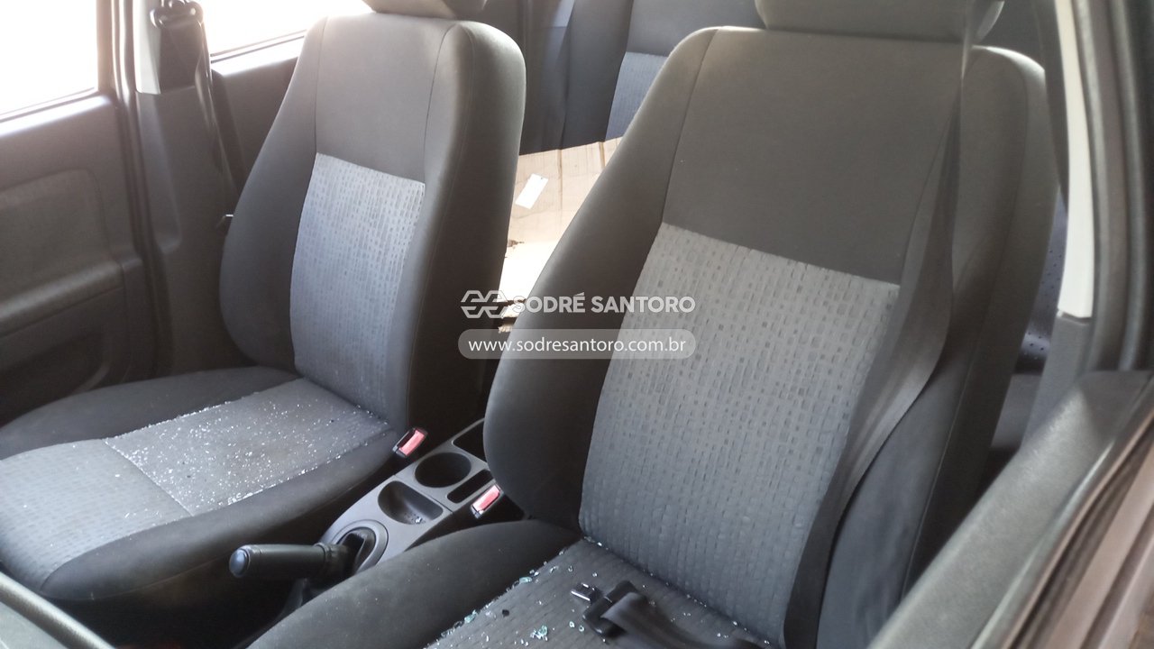 Foto 9 de 13: FORD - FIESTA SEDAN 1.6 FLEX 2010/2011