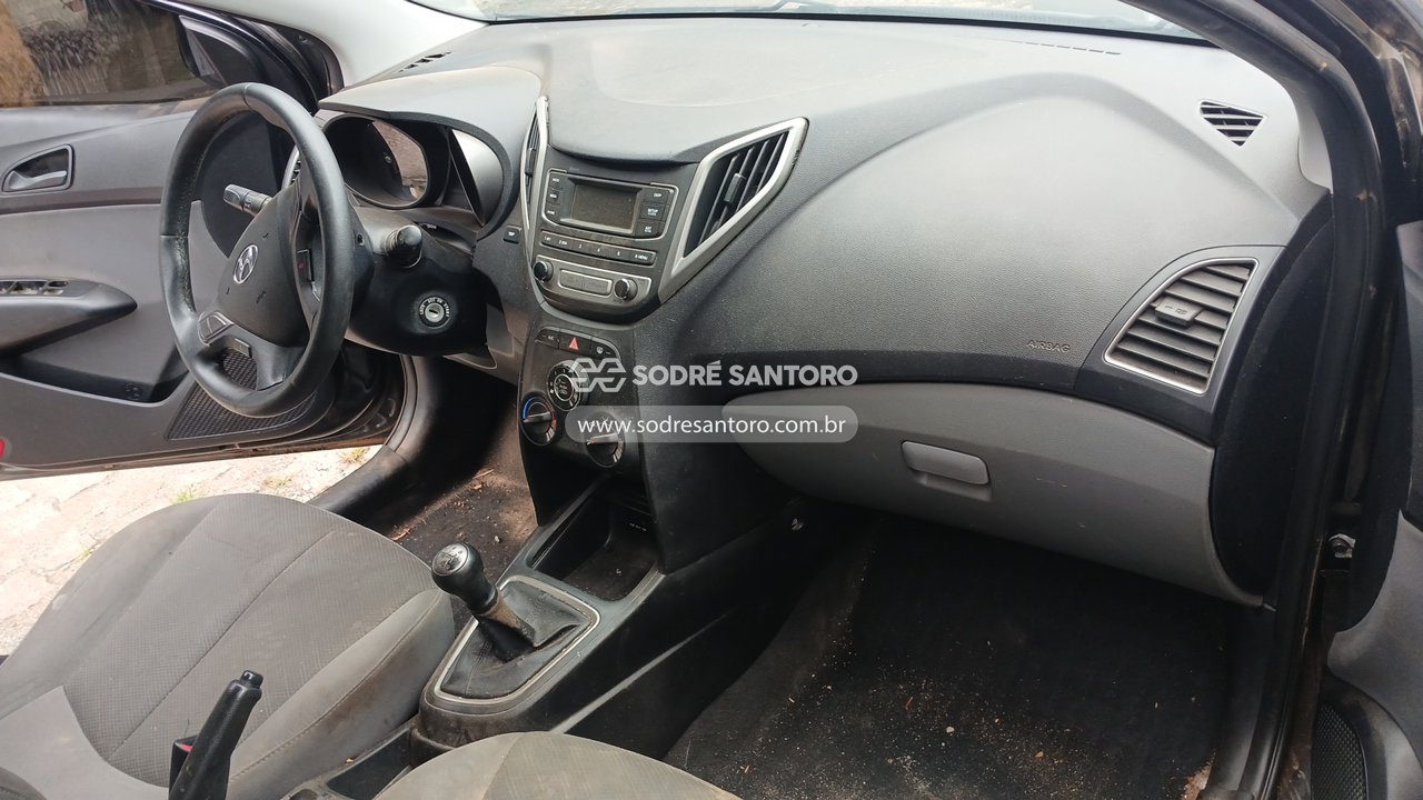Foto 7 de 13: HYUNDAI - HB20S 1.0M COMF 2017/2018